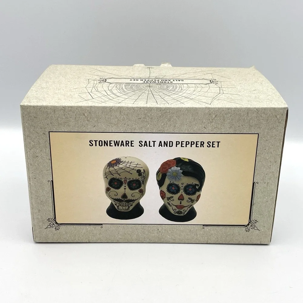 Cracker Barrel Sugar Skull Salt Pepper Shaker Set Day Of The Dead NIB‎ Halloween